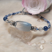 Load image into Gallery viewer, 0644 藍兔毛手編手繩
