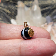 Load image into Gallery viewer, 1026 18k一線藥師珠天珠吊墜
