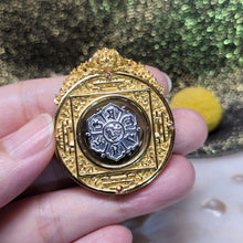 Load image into Gallery viewer, 1064 紅肉羊板眼天眼天珠壇城吊墜
