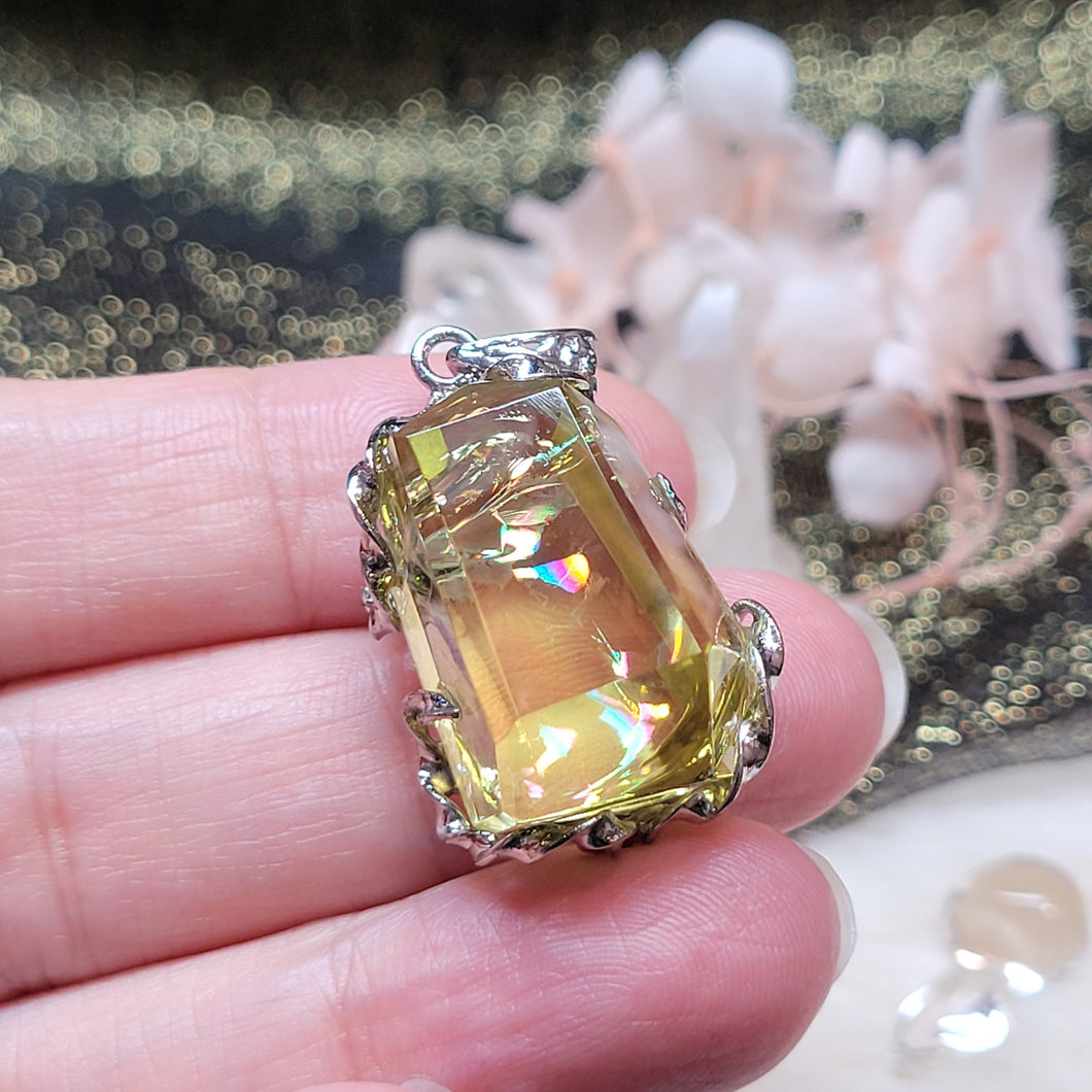 1261 黄阿赛隨行925銀包邊吊墜