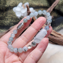 Load image into Gallery viewer, 0088 天然A貨翡翠冰翡烏雞飄花手串
