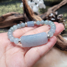 Load image into Gallery viewer, 0362 天然A貨翡翠冰藍翡翠手串
