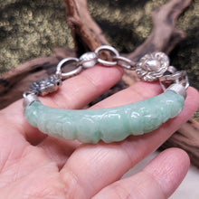 Load image into Gallery viewer, 1197 綠翡花花雕刻925銀手鏈
