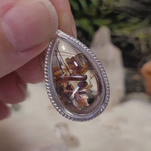 Load and play video in Gallery viewer, 0978 金紅石S925純銀吊墜
