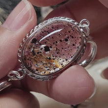 Load and play video in Gallery viewer, 0923 黑超七黃膠花共生礦S925純銀設計款手鏈
