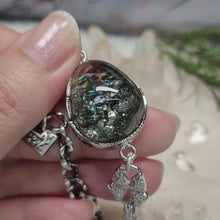 Load and play video in Gallery viewer, 0907 綠幽靈爆彩彩虹S925純銀設計款手鏈
