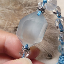 Load image into Gallery viewer, 0633 藍兔毛白兔毛手編手繩
