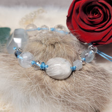 Load image into Gallery viewer, 0633 藍兔毛白兔毛手編手繩
