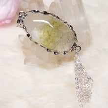 Load image into Gallery viewer, 0785 青綠碧璽S925純銀包邊流蘇吊墜
