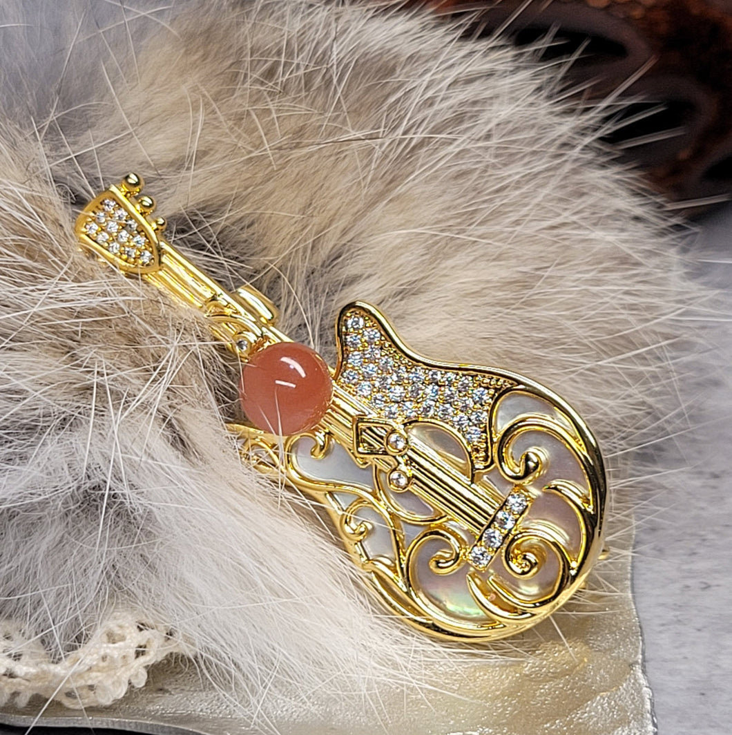 0003 吉他造型南紅球珍珠貝胸針